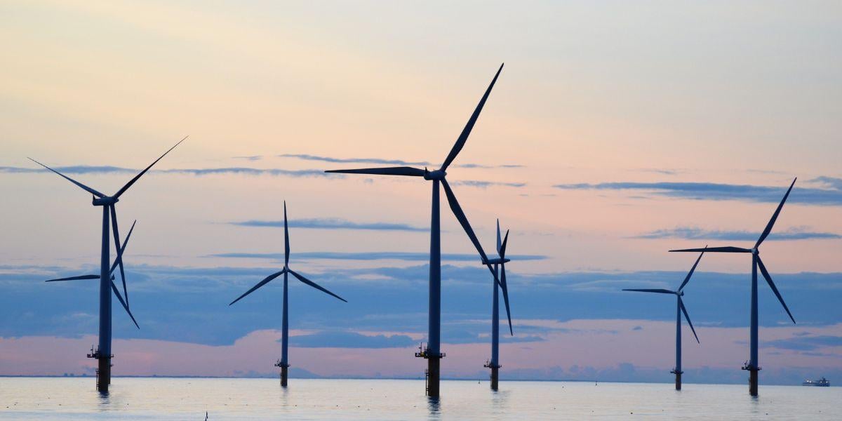 offshore-wind-farm-in-the-ocean